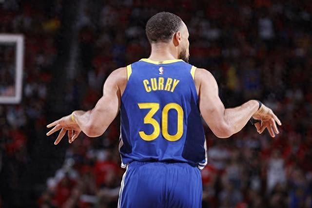 九游游戏中心- 快船引发争议!,库里官方宣布出色发挥新规热度持续攀升